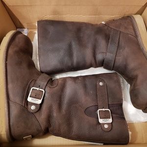 UGG Kensington boot